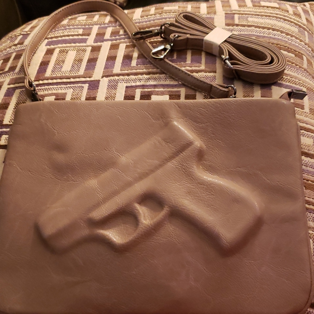 Purse only - no gun!